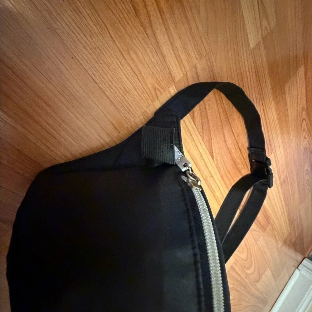 Disney Parks WDW Mickey Black Full Body White-silhouette Fannie Camera Bag VTG - Picture 8 of 16